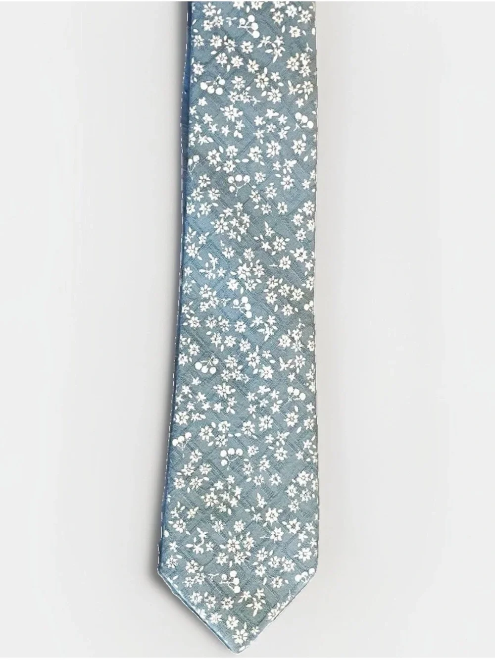Bar III 100% Cotton Blue/White Floral  Tie (2.5 in x 59 in)
